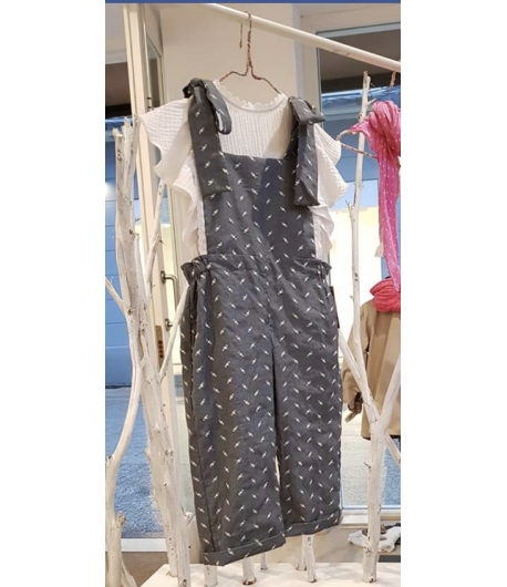 Peto azul flores blancas Mia y Lia