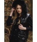 Chaleco acolchado charol con capucha pelo marmota ORLLE BELLA BIMBA