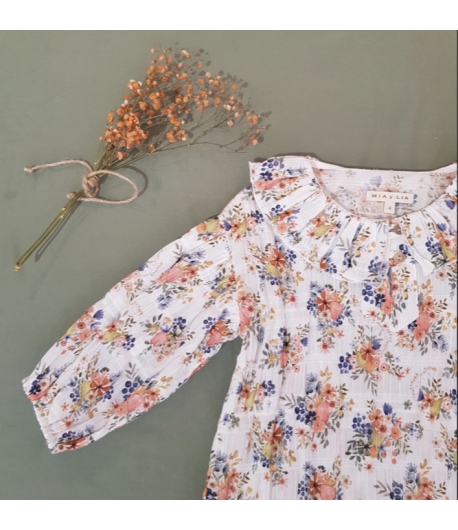 Blusa estampada flores naranjas de MIA y LIA