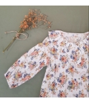 Blusa estampada flores naranjas de MIA y LIA