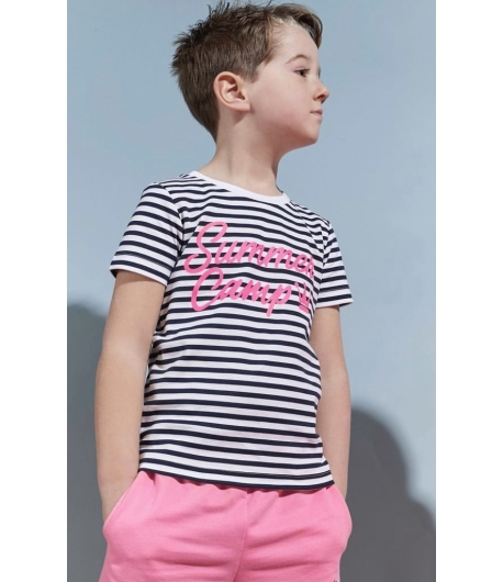 Conjunto de camiseta rayas marino y short rosa fluor niño SUMMER CAMP de EVA CASTRO