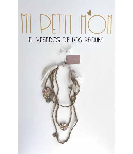 Collar cuerda flor rosa y beige de BELLA BIMBA