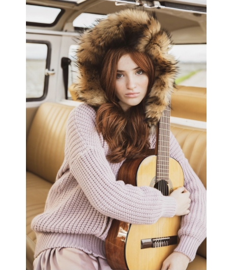 Chaqueta oversize nude con capucha pelo natural AZALEA de BELLA BIMBA