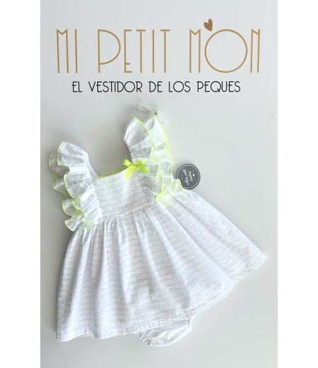 Jesusito perforado en blanco con detalle en fluor de MON PETIT BONBON