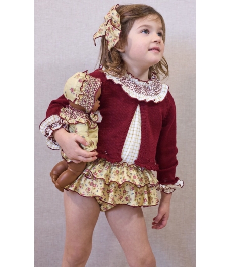 Conjunto niña de blusa cuadros, braguita volantes flores y chaqueta 3/4 calada REAL de LA MARTINICA BY MARIA SOBRINO